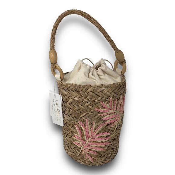 L*SPACE Lyla Basket Bag O/S Woven Straw Palm Drawstring Tote Bucket Beach NWT - Picture 1 of 5